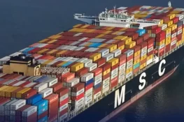 کراچی کی بندرگاہ پر ملکی تاریخ کا سب سے بڑا بحری جہاز کامیابی سے لنگر انداز