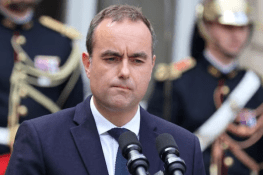 فرانسیسی وزیراعظم سیبسٹین لاکورنو نے 26 دن بعد ہی عہدے سے استعفیٰ دے دیا