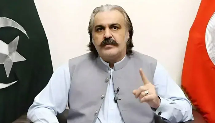 پختونخوا میں جو امن قائم کیا وہ ہاتھ سے پھسلتا جارہا ہے: سابق وزیراعلیٰ گنڈاپور پختونخوا میں جو امن قائم کیا وہ ہاتھ سے پھسلتا جارہا ہے: سابق وزیراعلیٰ گنڈاپور