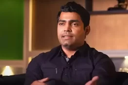 عمر اکمل کا سابق ہیڈ کوچ وقار یونس پر سنگین الزام