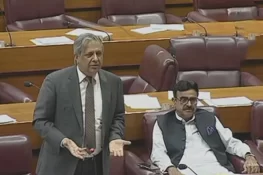 ججز کے تبادلوں پر ایگزیکٹو کے اختیارات میں کمی، فیلڈ مارشل کا اعزاز تاحیات برقرار رہے گا: وفاقی وزیر قانون