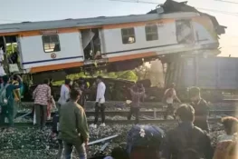 بھارت میں مسافر اور کارگو ٹرین میں خوفناک تصادم 11 افراد ہلاک 20 زخمی
