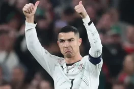 ریٹائرمنٹ کے قریب رونالڈو کو بین الاقوامی کیریئر میں پہلا ریڈ کارڈ