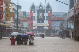 تھائی لینڈ میں 300 سال کا بارشوں کا ریکارڈ ٹوٹ گیا، 9 صوبے زیرِ آب