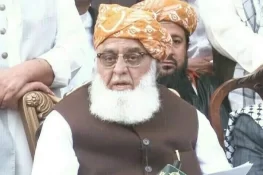 28ویں آئینی ترمیم آئے گی تو دیکھ لیں گے، پسپائی کی ضرورت نہیں: مولانا فضل الرحمان