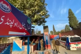 اڈیالہ جیل حکام نے عمران خان کی صحت و منتقلی سے متعلق افواہیں مسترد کر دیں