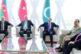 وزیراعظم شہباز شریف اور ترک صدر رجب طیب اردوان کی ملاقات، فیلڈ مارشل عاصم منیر بھی شریک