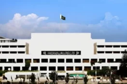 حکومت کی 28ویں آئینی ترمیم لانے کی تردید — ایسی کوئی تجویز زیر غور نہیں، وفاقی وزیر