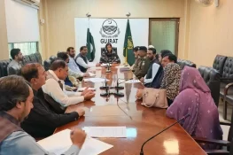 ڈپٹی کمشنر نورالعین کا گجرات میں خسرہ و روبیلا مہم کا افتتاح