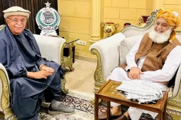 بڑی سیاسی ہلچل! محمود اچکزئی کی جگہ مولانا فضل الرحمان کو نیا سربراہ بنانے کا امکان