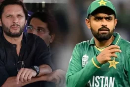 بابر اعظم نے ٹی20 میں سب سے زیادہ کیچز کا ریکارڈ بنایا، شاہد آفریدی کو پیچھے چھوڑ دیا