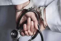 گجرات میں جعلی معالجین کے خلاف ضلعی ہیلتھ اتھارٹی کا کریک ڈاؤن