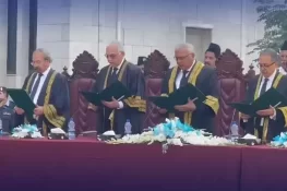 وفاقی آئینی عدالت کے دو مزید ججز نے حلف اٹھا لیا، مجموعی تعداد 7 ہوگئی