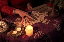 چین: نجومی کی پیش گوئی پر خاتون نے شوہر پر بیوفائی کا الزام عائد کر دیا