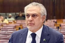 پارٹی لائن کے خلاف ووٹ دینا انحراف، مگر ضمیر کے مطابق ووٹ شمار ہوگا: اسحاق ڈار