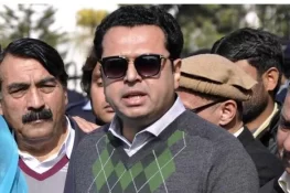 ججز کی تنخواہوں سمیت ہر فیصلہ پارلیمنٹ کرتی ہے، ان لوگوں نے ایوان کو میونسپل کارپوریشن بنا دیا تھا: طلال چوہدری