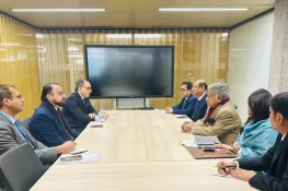 چوہدری سالک حسین کی بنگلہ دیش کے وزیر لیبر اور میری ٹائم سے ملاقات