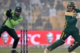 فیصل آباد ون ڈے، جنوبی افریقا نے پاکستان کو 264 رنز کا ہدف دے دیا