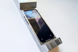 2 کلو وزنی موبائل فون کیس متعارف