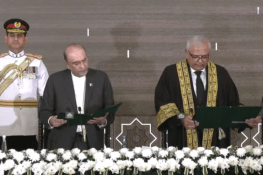 جسٹس امین الدین وفاقی آئینی عدالت کے پہلے چیف جسٹس کے طور پر حلف بردار