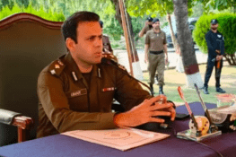 ڈی پی او گجرات رانا عمر فاروق کاایکشن،دو پولیس اہلکار معطل