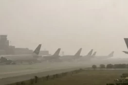شدید دھند کے باعث لاہور کا فضائی نظام مفلوج، متعدد پروازیں منسوخ اور موڑ دی گئیں