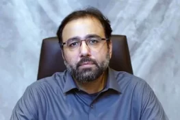 پاسپورٹ پر پروٹیکٹر مہر رکھنے والوں کو کسی صورت آف لوڈ نہیں کیا جائے گا، چوہدری سالک حسین