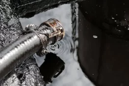 کراچی میں نیشنل آئل ریفائنری کی پائپ لائن سے تیل چوری کی بڑی کوشش ناکام، چار ملزمان گرفتار