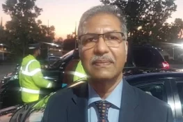 بانی پی ٹی آئی کی قیدِ تنہائی غیرقانونی ہے، بیرسٹر علی ظفر کا مؤقف