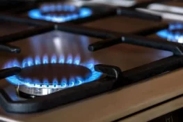 وزیراعظم کی ہدایت: گھریلو صارفین کو صبح 5 بجے سے رات 10 بجے تک بلاتعطل گیس فراہم کی جائے