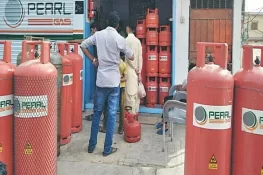 نئے سال کی شروعات پر عوام پر مزید بوجھ، ایل پی جی مہنگی کر دی گئی