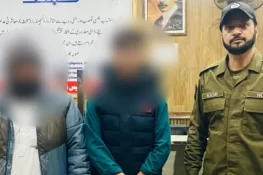 جہلم میں پولیس تحفظ مرکز نے روٹھے باپ اور بیٹے کو ملا کر خدمت خلق کی مثال قائم کر دی