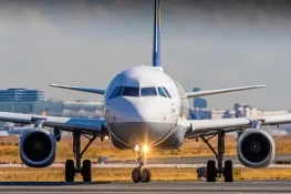 میکسیکو سٹی: پانچ ماہ کی تنخواہ نہ ملنے پر پائلٹ کا انوکھا احتجاج، مسافر حیران