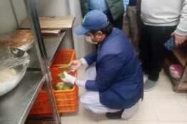 گجرات میں فوڈ سیفٹی مہم: 15 کلوگرام خراب خوراک تلف