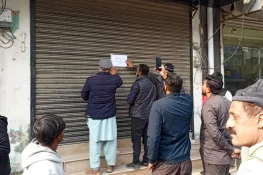 گجرات میں تجاوزات کے خلاف کارروائی، کورٹ روڈ پر متعدد دکانیں سیل