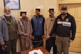 جہلم: ڈکیتی کے مقدمہ میں ملوث تین ملزمان گرفتار، ناجائز اسلحہ اور چھینی گئی رقم برآمد