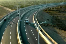 دھند میں کمی کے بعد موٹرویز ایم 3، ایم 4 اور ایم 5 ٹریفک کے لیے بحال