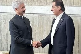 ڈھاکا میں غیر متوقع سفارتی لمحہ، اسپیکر قومی اسمبلی اور بھارتی وزیر خارجہ کی مختصر ملاقات