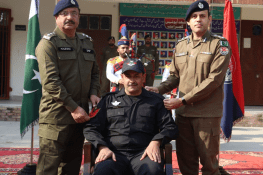 گجرات پولیس کے 9 کانسٹیبل ہیڈ کانسٹیبل کے عہدے پر ترقی پا گئے