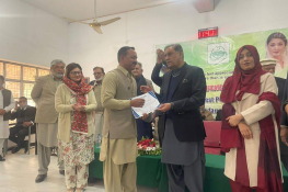 ڈاکٹر اظہر محمود کیانی کا گورنمنٹ ہائیر سیکنڈری سکول دینہ کا دورہ