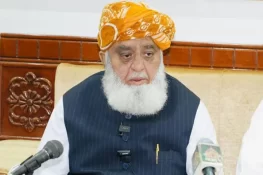 پی ٹی آئی سے مذاکرات محض بیان بازی، عملی رابطہ نہیں ہوا: مولانا فضل الرحمان کا موقف