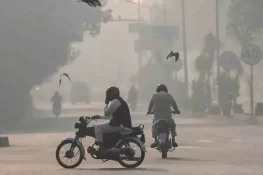 کم درجہ حرارت اور کم ہوا کے باعث لاہور میں فضائی آلودگی میں اضافہ