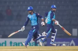 افغان کرکٹر محمد نبی اور بیٹے نے ایک ہی ٹیم میں کھیل کر کرکٹ تاریخ میں نیا باب رقم کر دیا