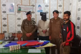 گجرات پولیس کا پتنگ فروشوں کیخلاف کریک ڈاؤن، 50 پتنگیں اور 10 کیمیکل ڈور برآمد، ملزم گرفتار