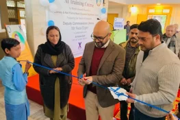 ضلعی انتظامیہ جہلم کا بڑا تعلیمی قدم، اساتذہ و طلبہ کیلئے AI پر مشتمل پروفیشنل ٹریننگ کورس کا افتتاح