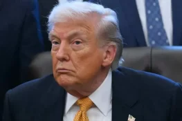 ٹرمپ نے گرین لینڈ پر امریکا کے مجوزہ قبضے کی مخالفت کرنے والے ممالک کو ٹیرف کی دھمکی دے دی