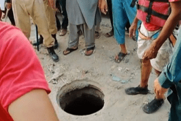 کراچی میں مین ہول سے ملنے والی چار لاشوں کا ابتدائی پوسٹ مارٹم مکمل