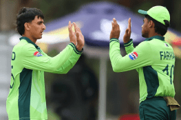 انڈر 19 ورلڈ کپ: انگلینڈ نے پاکستان کو 211 رنز کا ہدف دے دیا