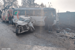 کھاریاں : سوزوکی ویگن آر اور منی مزدا بس میں تصادم، تین افراد زخمی