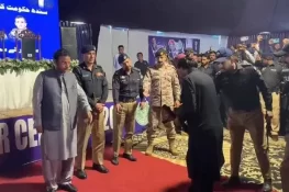 سندھ میں کچے کے مشہور ڈاکوؤں نے ہتھیار ڈال دیے